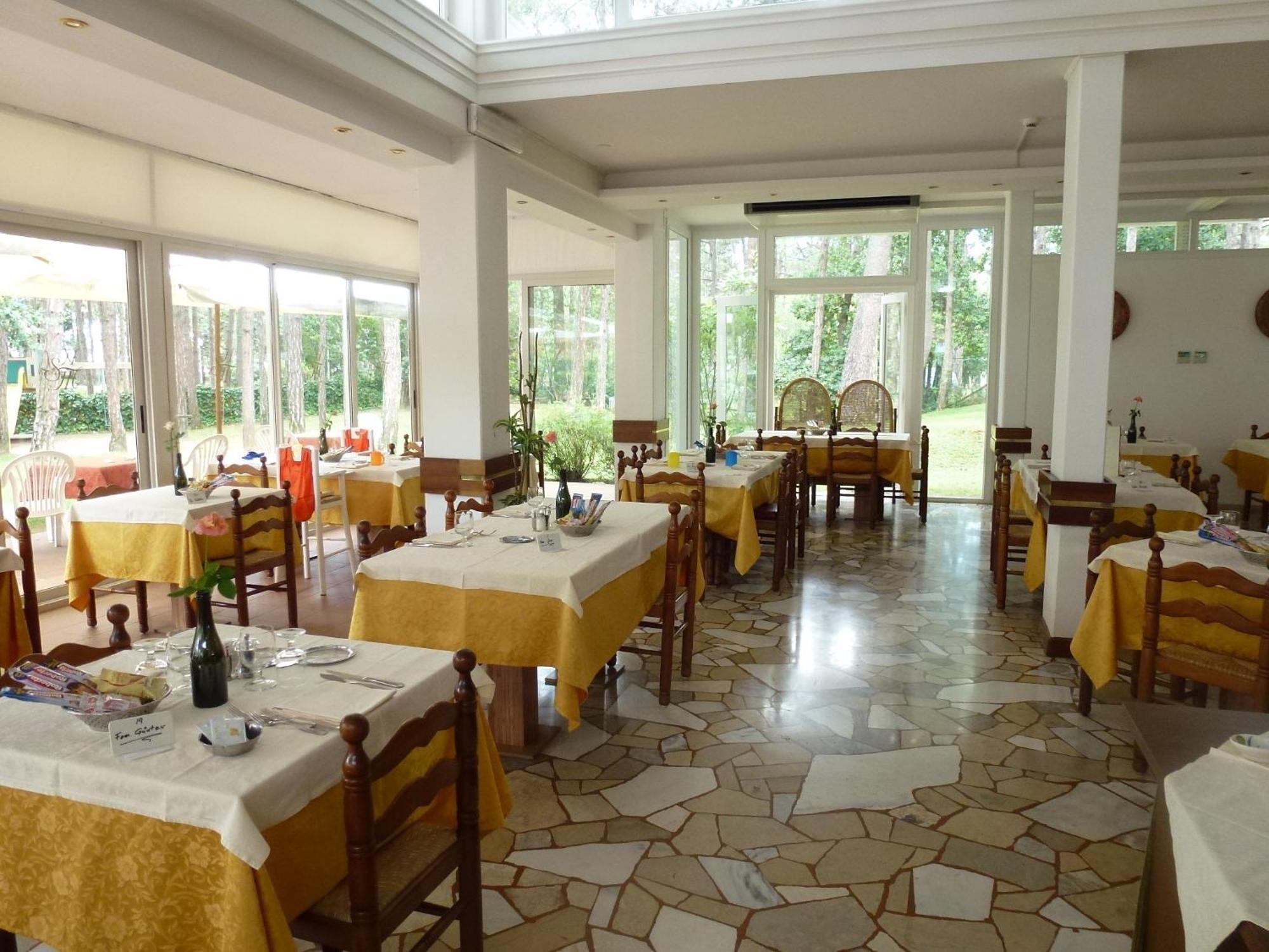 Hotel San Marco Lignano Sabbiadoro Bagian luar foto