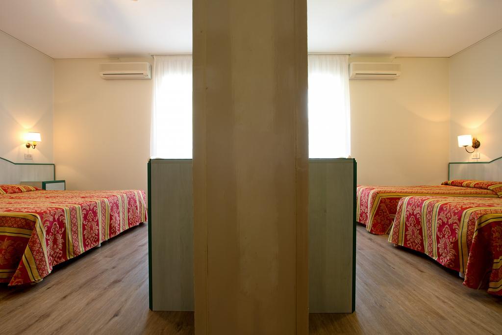 Hotel San Marco Lignano Sabbiadoro Bagian luar foto