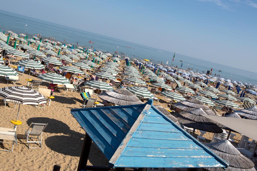 Hotel San Marco Lignano Sabbiadoro Bagian luar foto