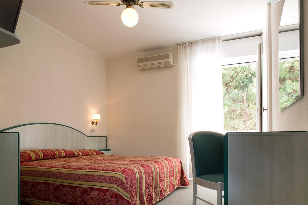 Hotel San Marco Lignano Sabbiadoro Bagian luar foto