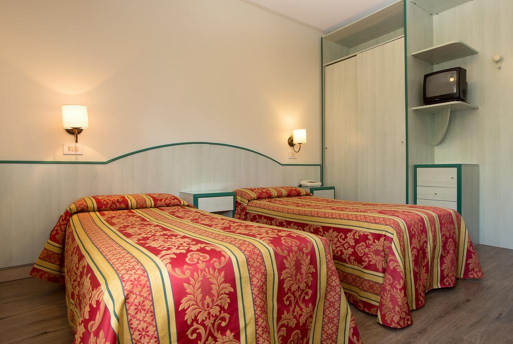 Hotel San Marco Lignano Sabbiadoro Bagian luar foto