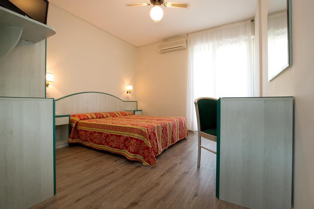 Hotel San Marco Lignano Sabbiadoro Bagian luar foto