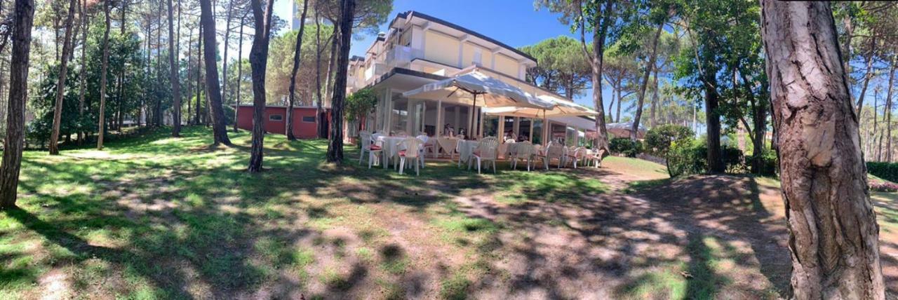 Hotel San Marco Lignano Sabbiadoro Bagian luar foto